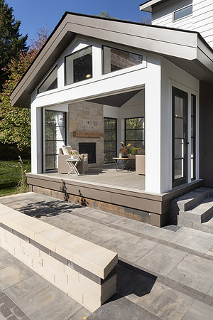 231009_2700 White Oak Dr_193