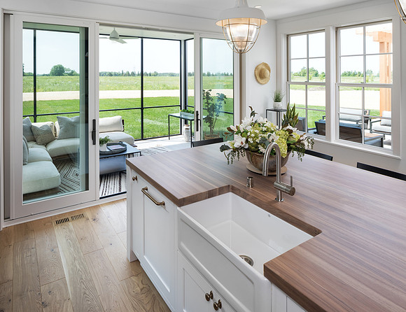 Kitchen with stunning vistas