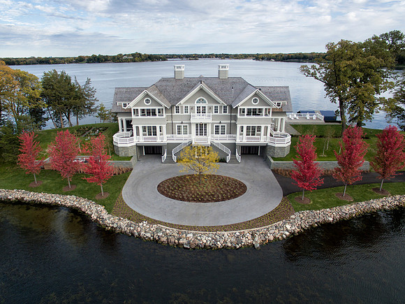 Swan Architecture Lake Minnetonka Residence, Drone image by Jon Huelskamp LandMark Photography